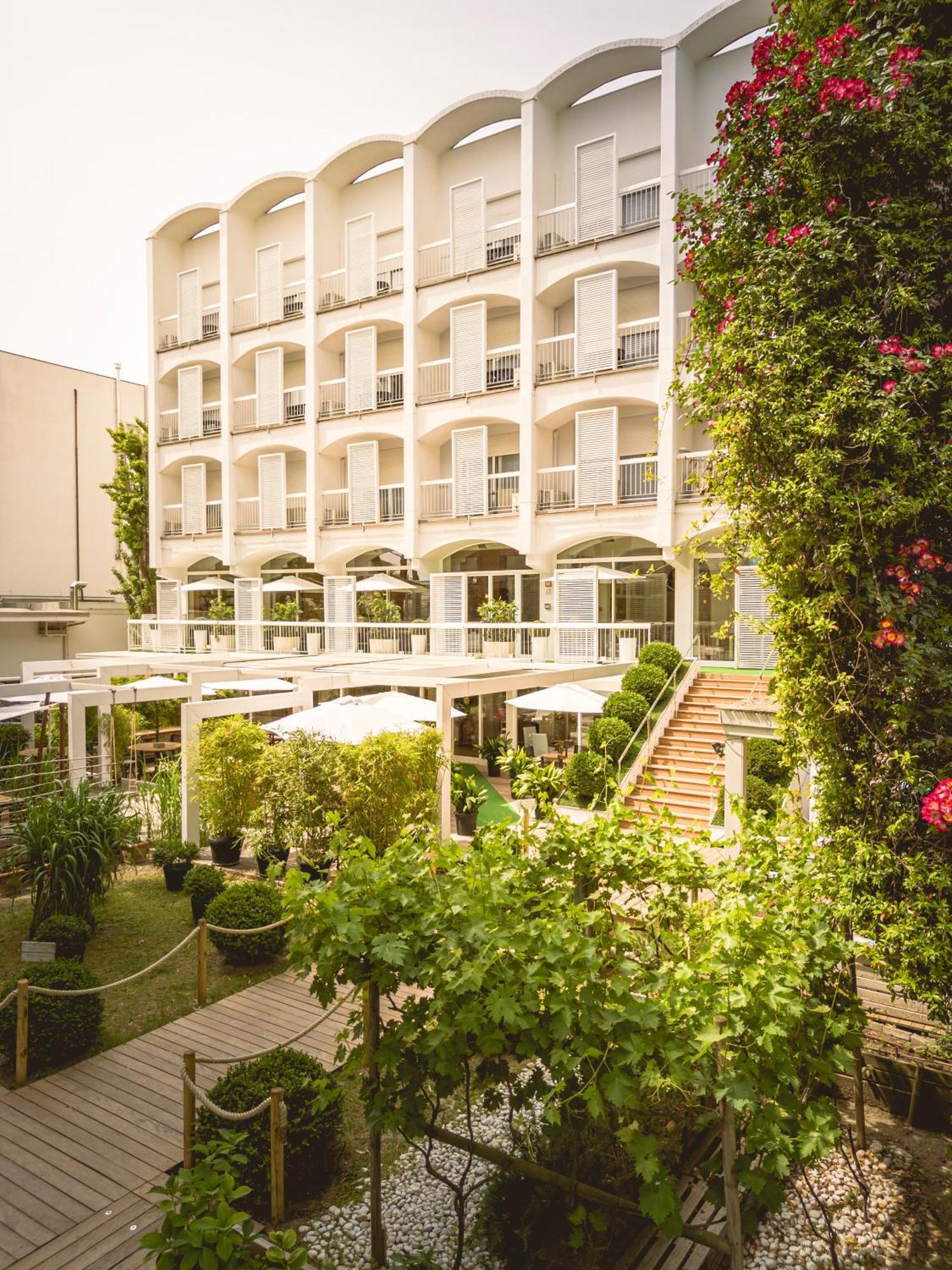 Hotel Saraceno Resort With Private Beach ميلانو ماريتيما المظهر الخارجي الصورة